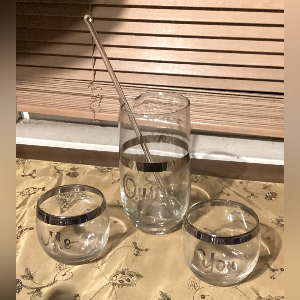 Vintage MCM silver banded Dorothy Thorpe bare ware drink set